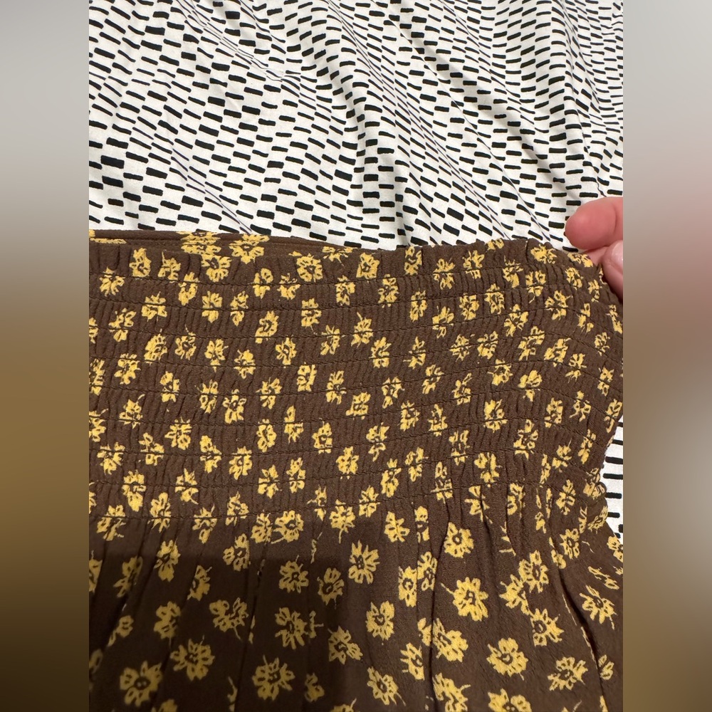 Madewell skirt with bottom detail - Picture 4 of 4